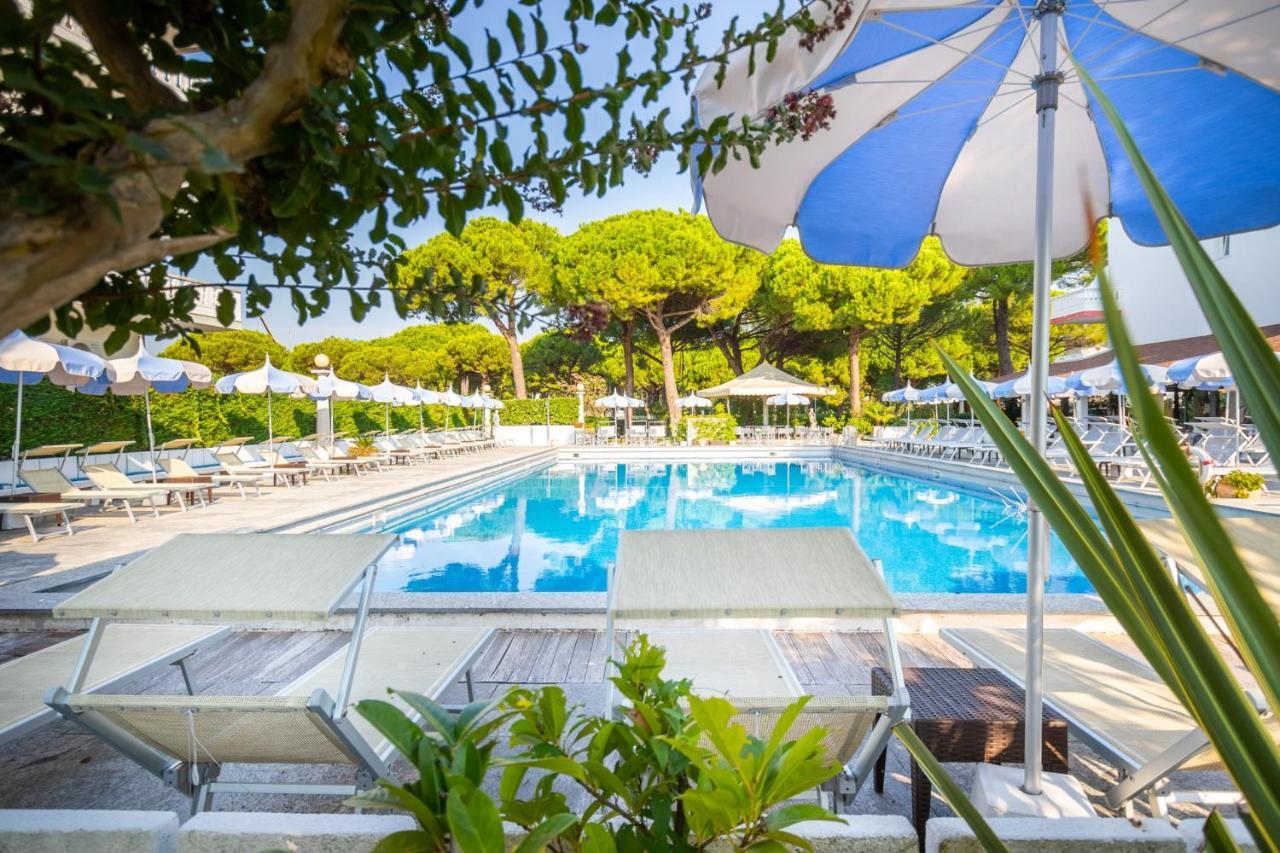 Hotel Al Cigno Lignano Sabbiadoro Eksteriør bilde