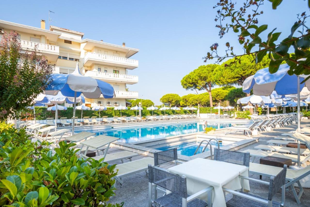 Hotel Al Cigno Lignano Sabbiadoro Eksteriør bilde
