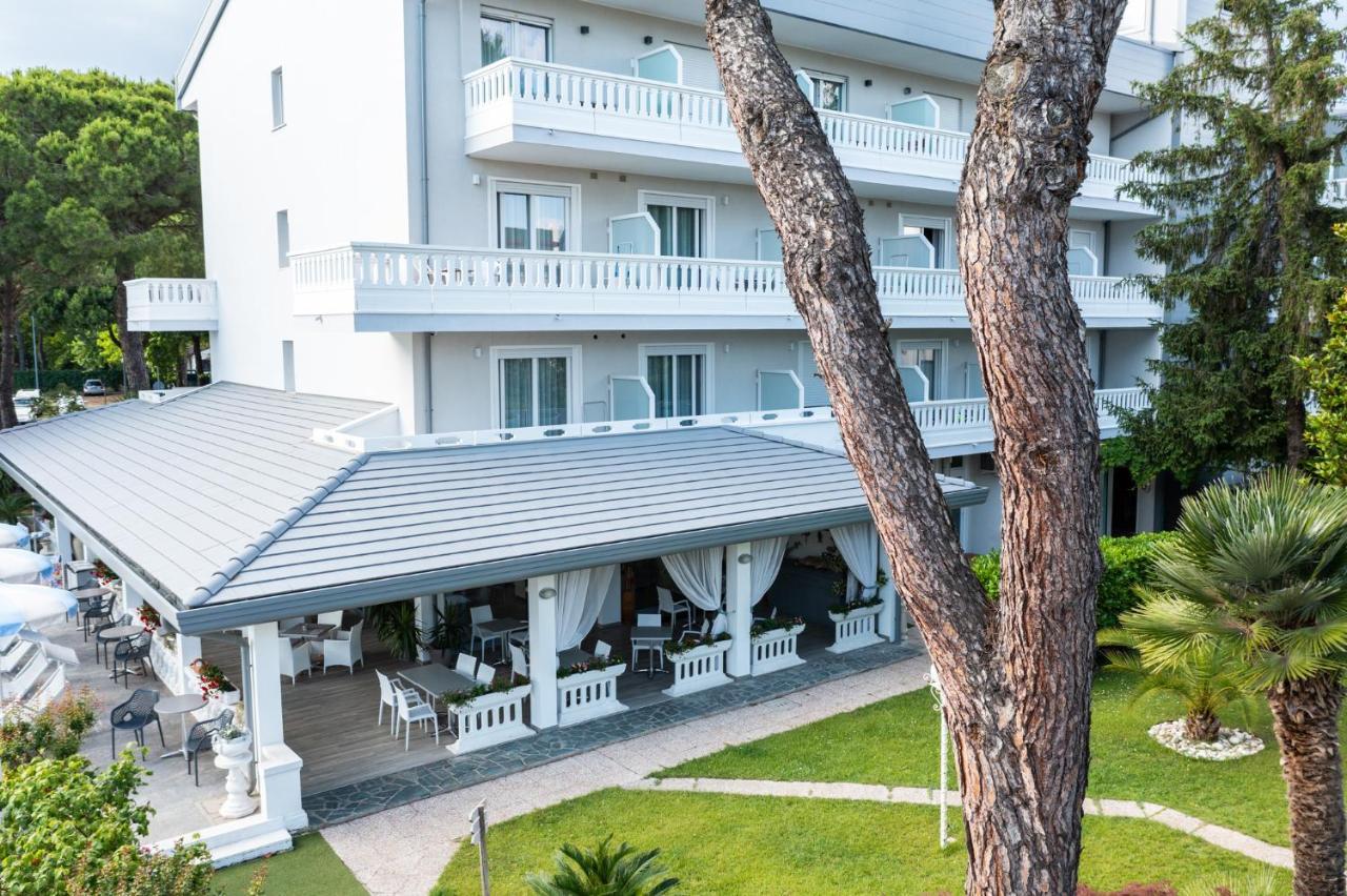 Hotel Al Cigno Lignano Sabbiadoro Eksteriør bilde