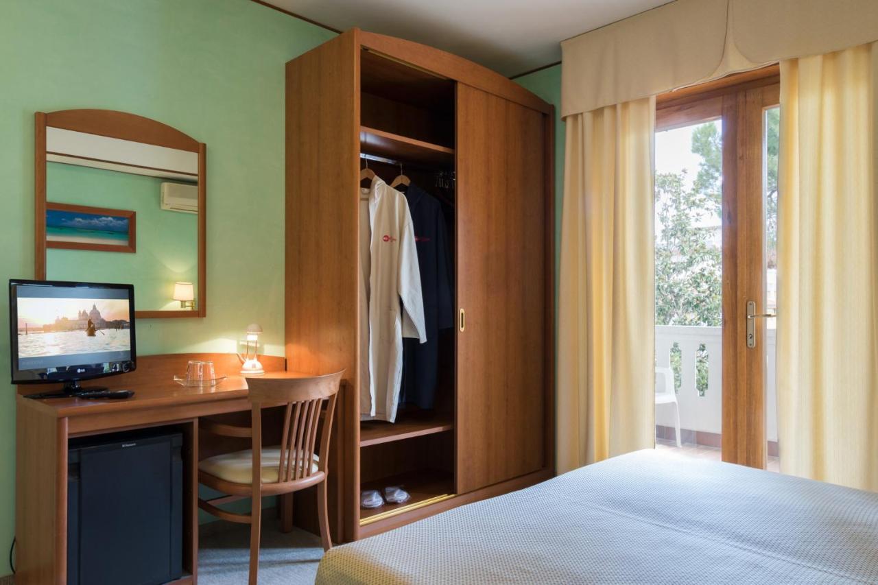 Hotel Al Cigno Lignano Sabbiadoro Eksteriør bilde