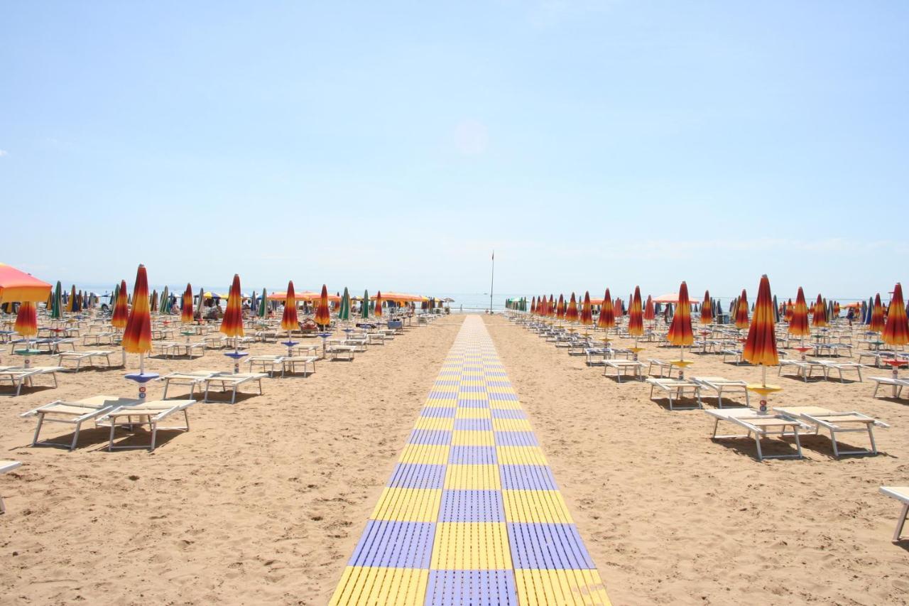 Hotel Al Cigno Lignano Sabbiadoro Eksteriør bilde